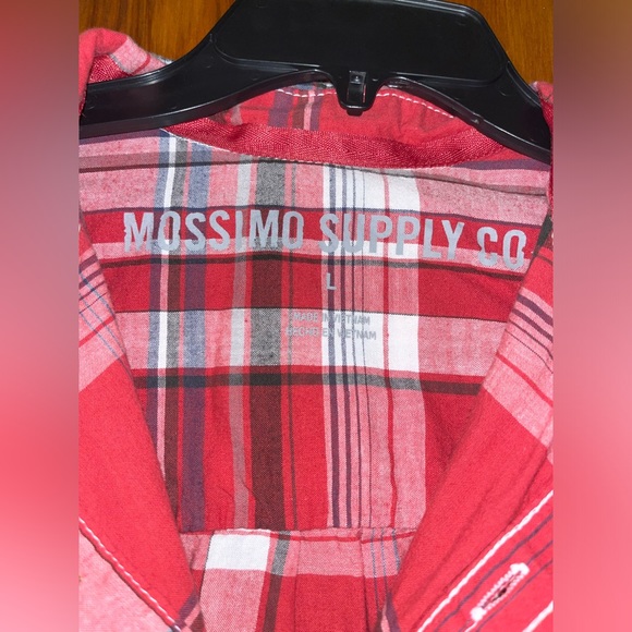 Men’s Mossimo Supply Co. button up tshirt - Picture 2 of 3